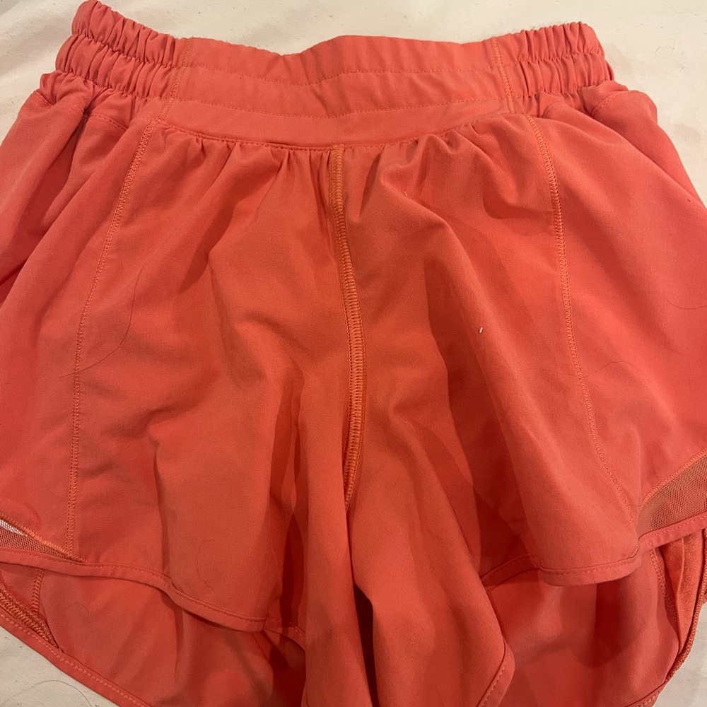 lululemon coral hotty hots!